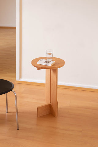 Limp Sidetable | Héctor Alvizo